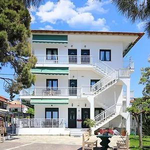 agapitos-apartments-nikiti.chalkidiki-hotels.com/